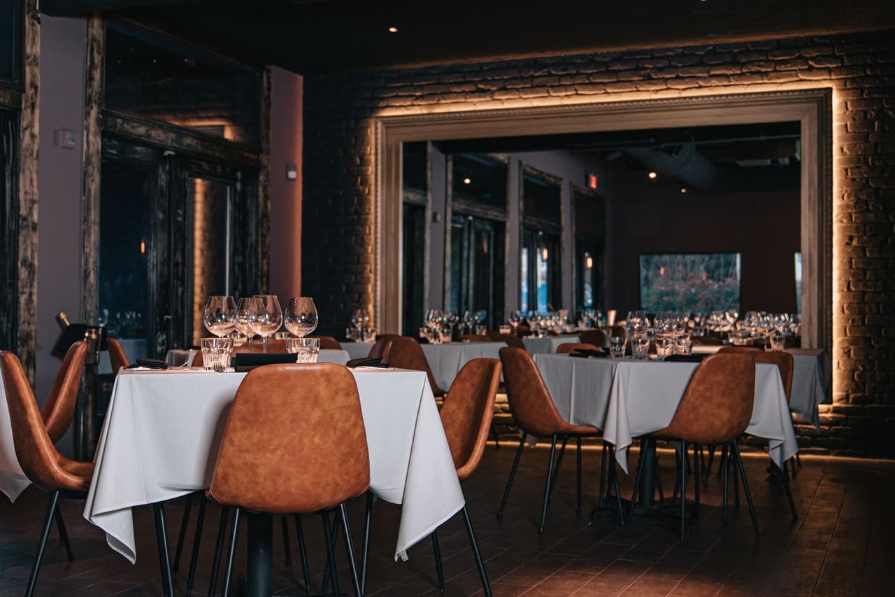 Interior of PS-21 (Photo by Interiors: Raydon Creative, Food and Drink: Harold Cua)