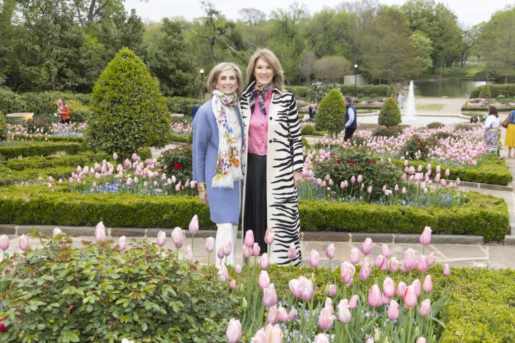 Allison Montesi and Janet Hodges. (Photo by Ellman Photography)
