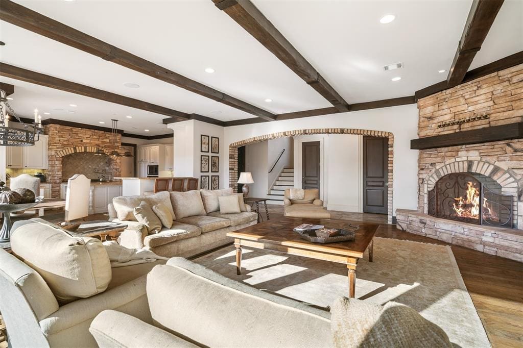 The gorgeous sitting room at 38 S Windsail Place 
