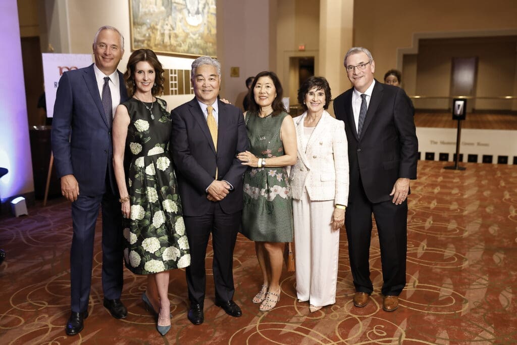 Chairs Bobby & Phoebe Tudor, Willie & Linda Chiang, Vicki & Bob Harvey at the United Way of Greater Houston 100th anniversary celebration. (Photo by Quy Tran)