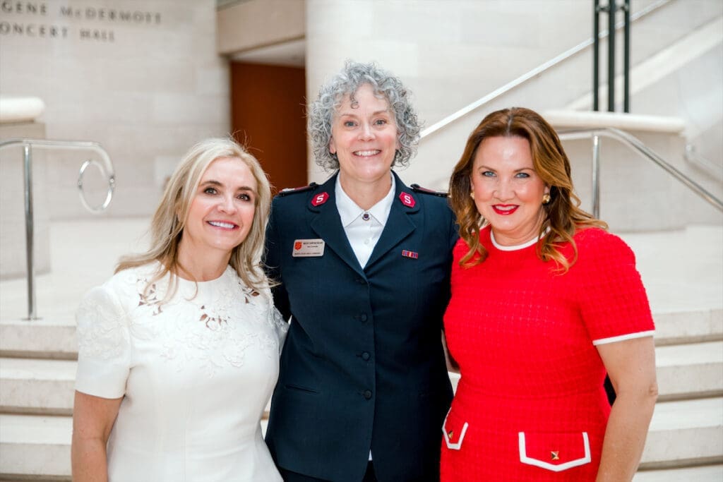 Kim Quinn, Major Dawn McFarland, Jennifer Dix