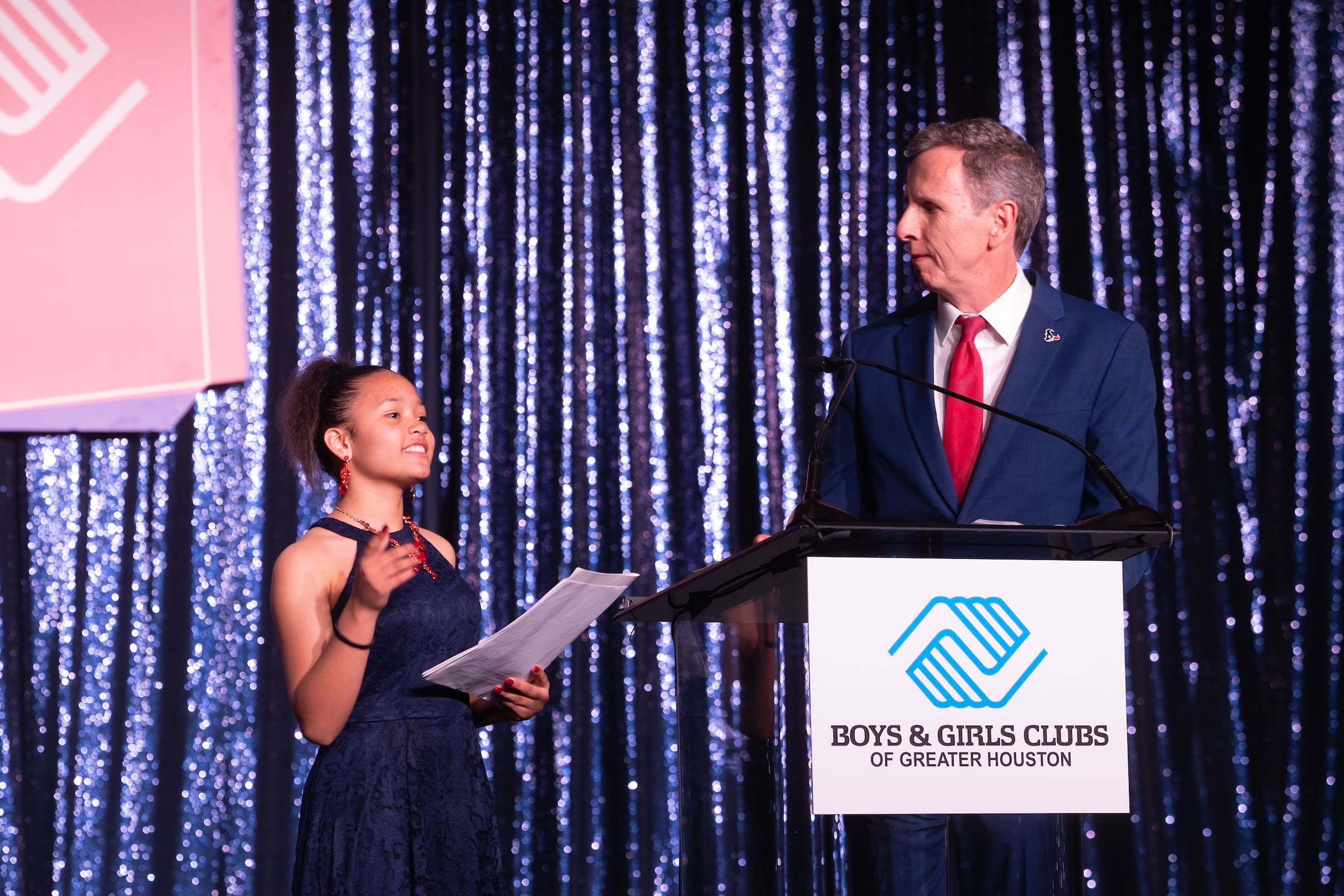 Youth emcee Nadiya M., emcee Marc Vandermeer at Boys &amp; Girls Clubs Great Futures Dinner (Photo by Daniel Ortiz)