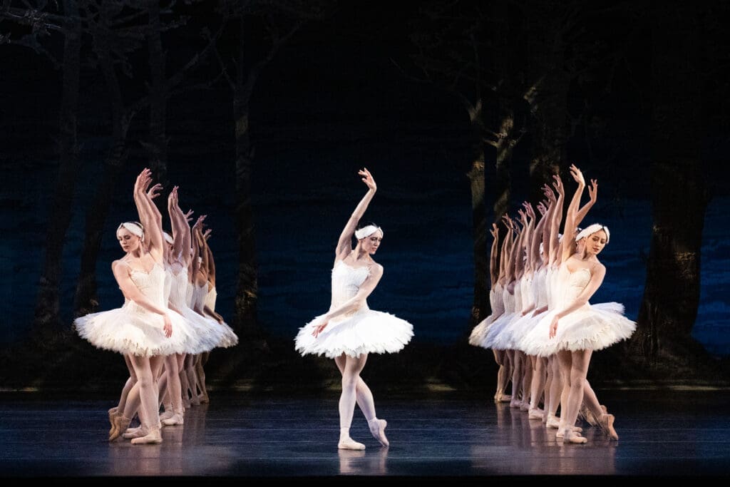 Houston Ballet’s <em>Swan Lake</em> Packs a Powerful Punch, Putting a Stanton Welch Twist on the Beloved Classic