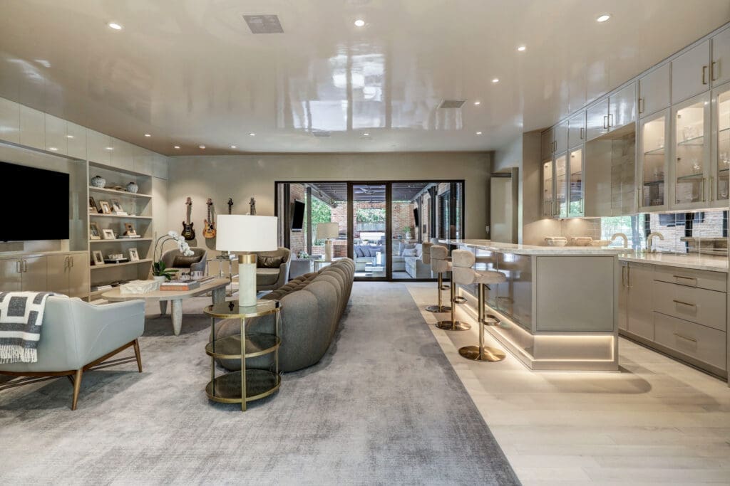 The family room and bar at 3404 Chevy Chase in River Oaks. (Photo by TK Images)