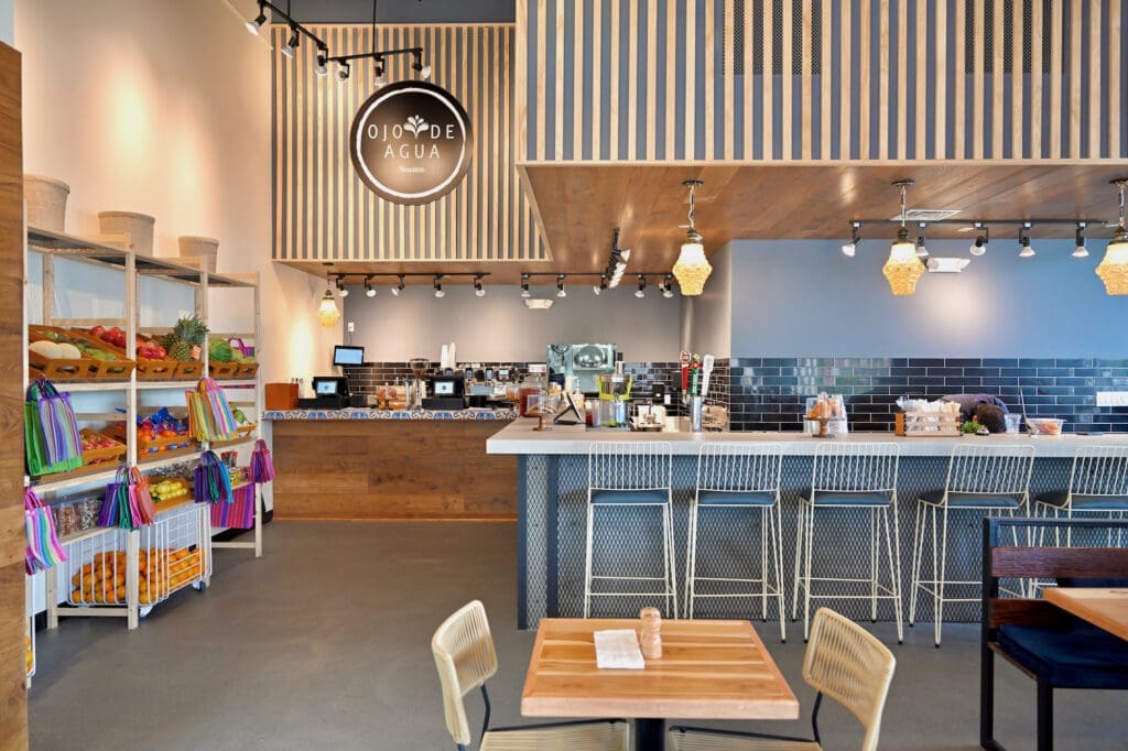 Ojo de Agua invites diners to place their order here at the counter and as it is freshly prepared a server will deliver it to their table. (Photo by Alex Montoya)