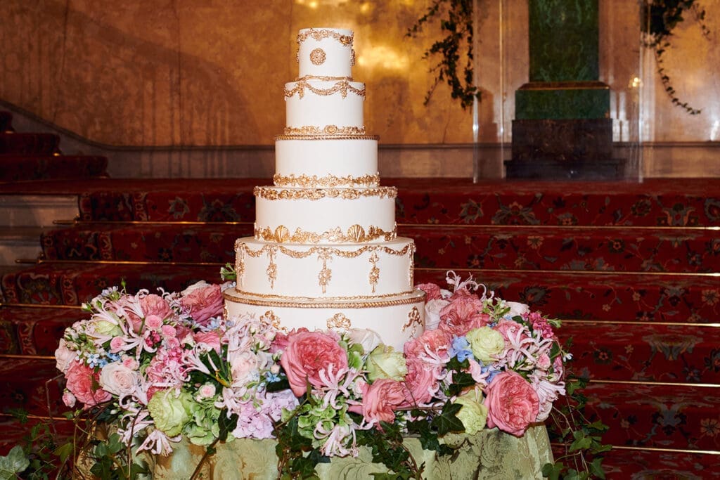 Skylar Pinchal and Oliver Coysh's wedding cake. (Chris Allerton Photography)