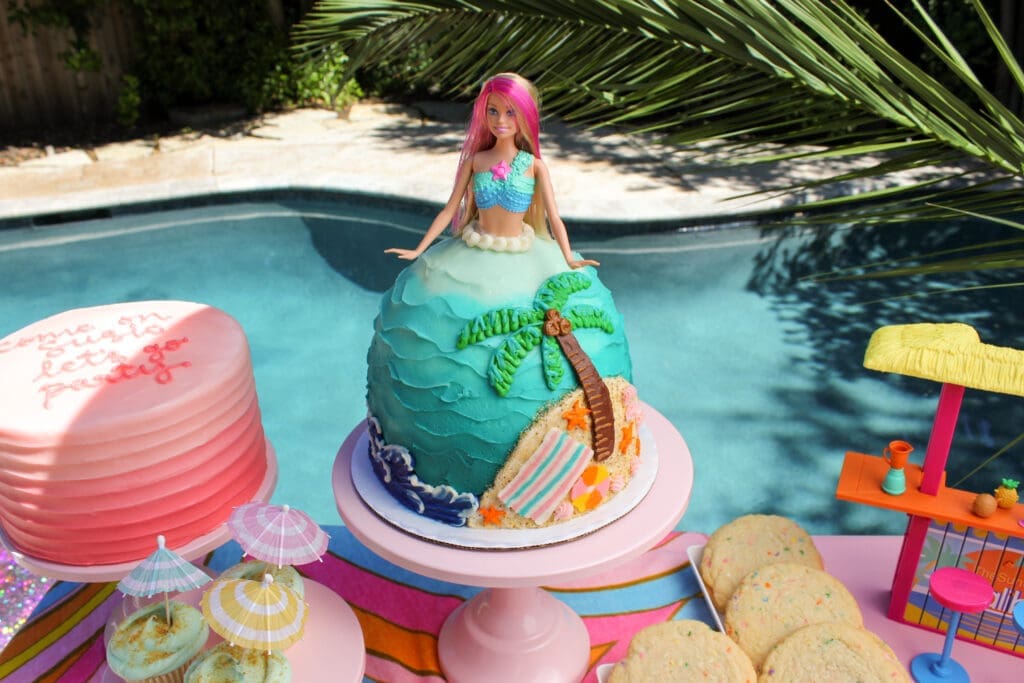 Susie Cakes is baking up some special Barbie Cakes to get movie goers in the right mood.