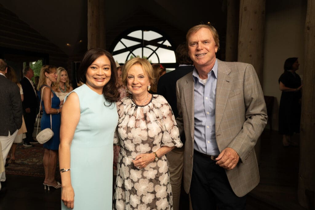 Erin Asprec, Suzie Johnson, Scott Seligman at the Memorial Hermann Foundation friend-raising events in Aspen. (Photo by Daniel Ortiz)