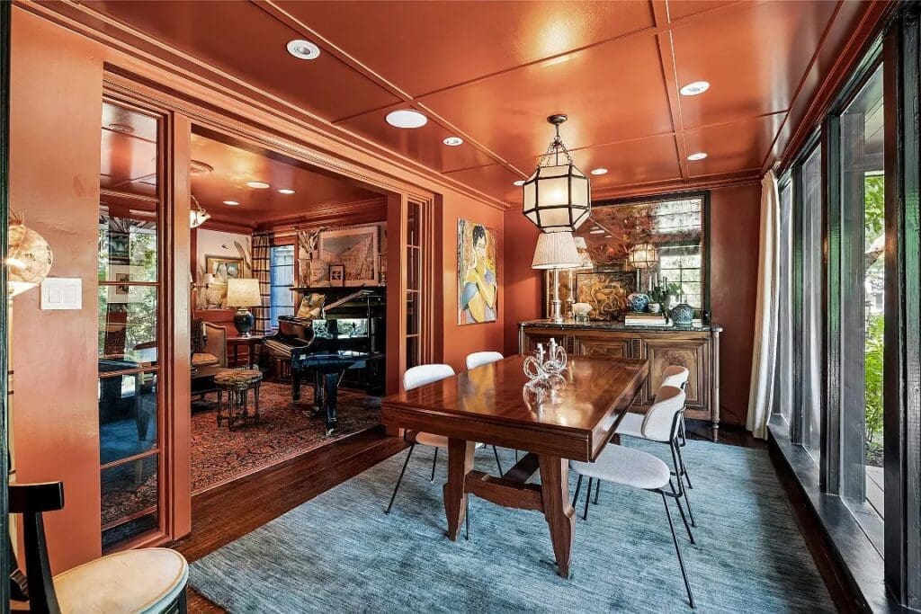 Rich, lacquered hues dominate the living areas. 