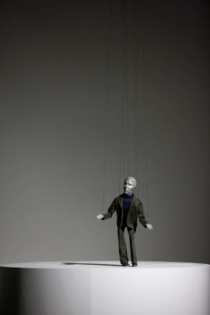 Dennis Oppenheim's "Theme for a Major Hit," 1974, at Wooson Gallery (Courtesy Myung Rae Park and Wooson Gallery)