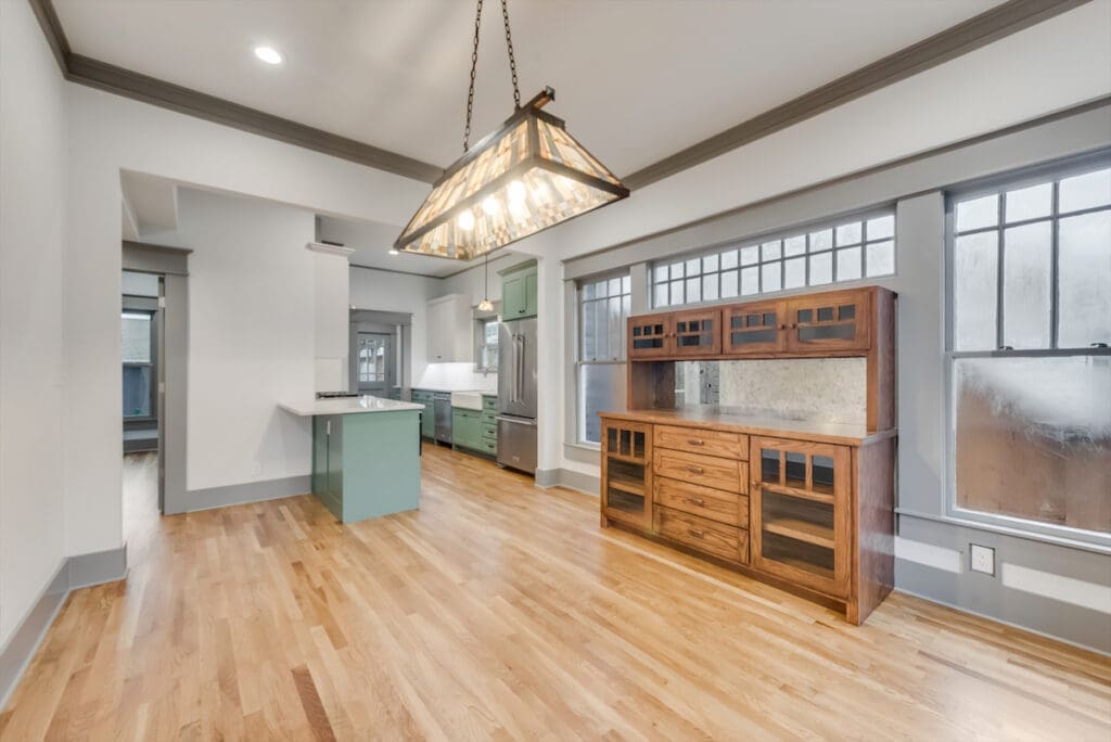 A renovated 1920s Craftsman home in the Junius Heights Historic District by Veux Deux Design (photo by Home Snappers)