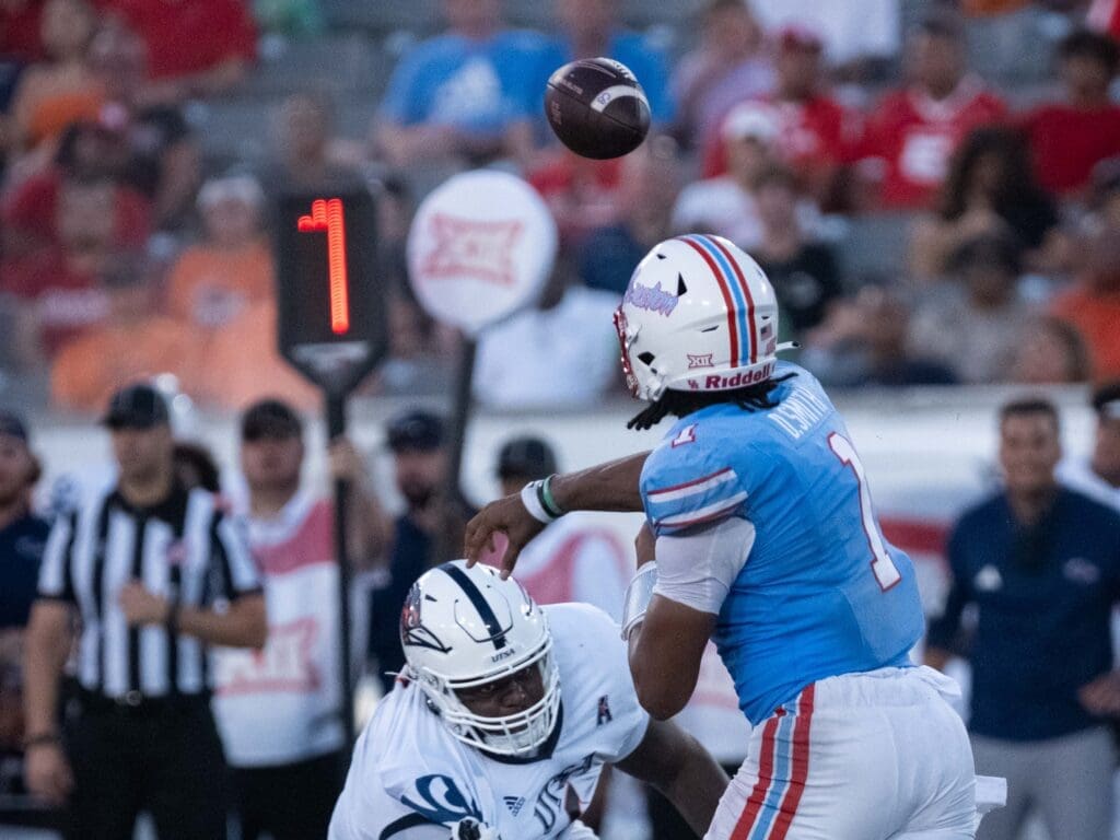 University of Houston quarterback Donovan Smith can air out the football. (Photo by F. Carter Smith)