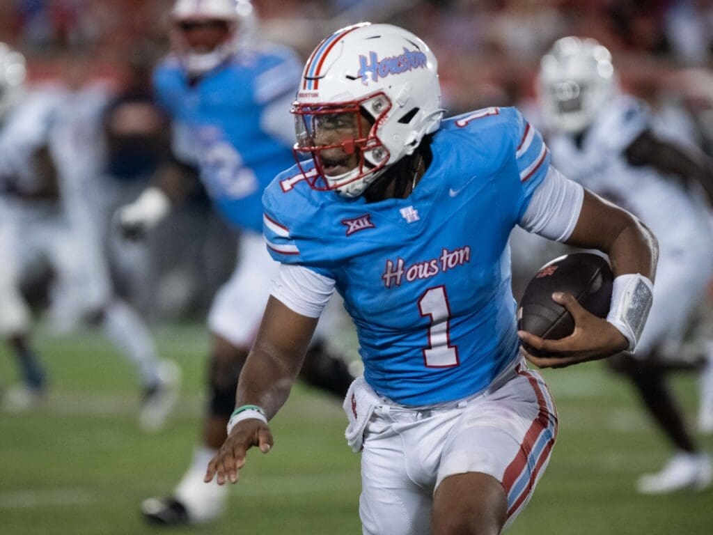 University of Houston quarterback Donovan Smith can do some things in the running game. (Photo by F. Carter Smith)