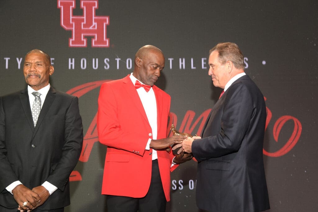 Simon Fletcher shared an induction moment with Jim Nantz on UH Hall of Honor night. (Photo by Eddy Matchette/Courtesy UH Athletics)