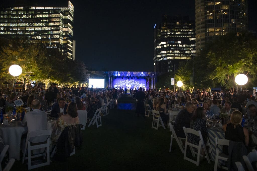 The picture perfect al fresco evening. (Photo by Tamytha Cameron and Celeste Cass)