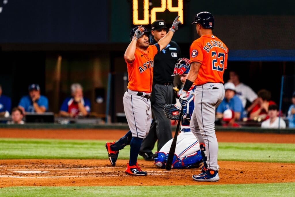 Jose Altuve and Michael Brantley both played huge roles in the Houston Astros' Game 3 win over the Rangers. (@astros)