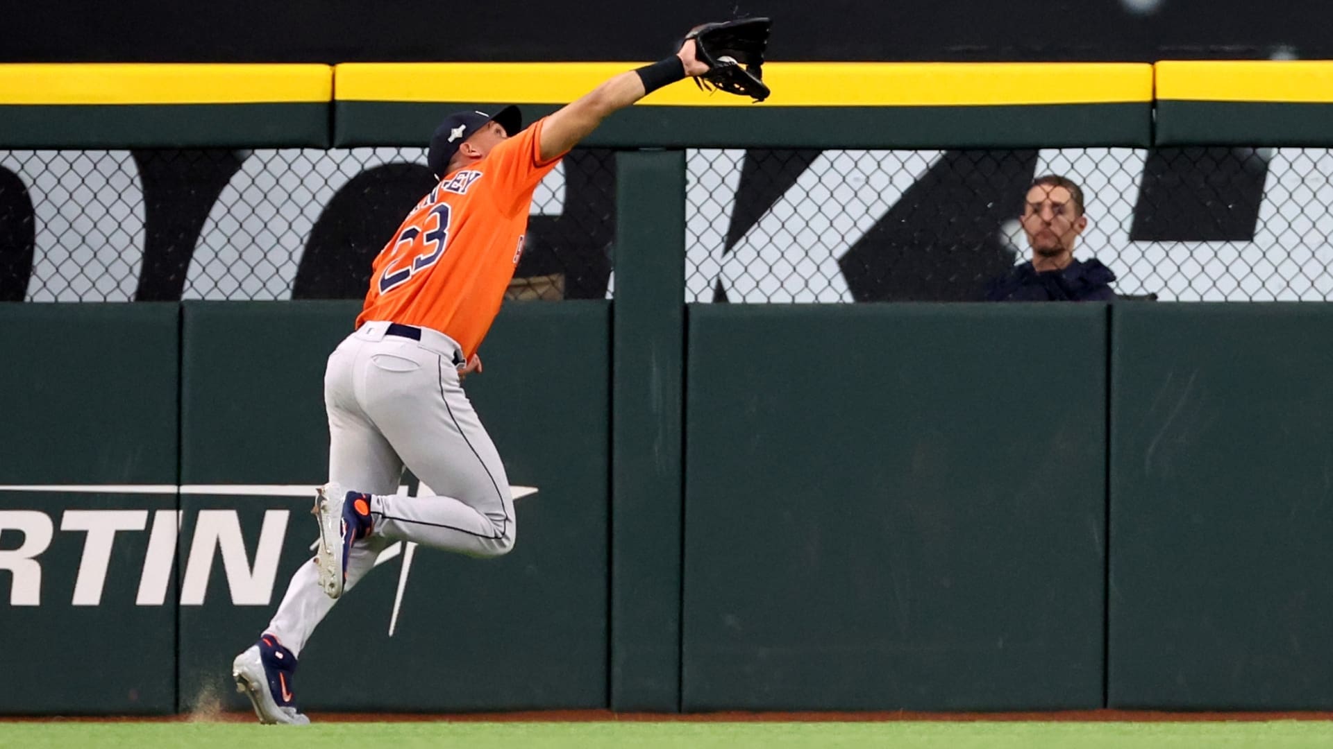 Michael Brantley Astros Rangers catch