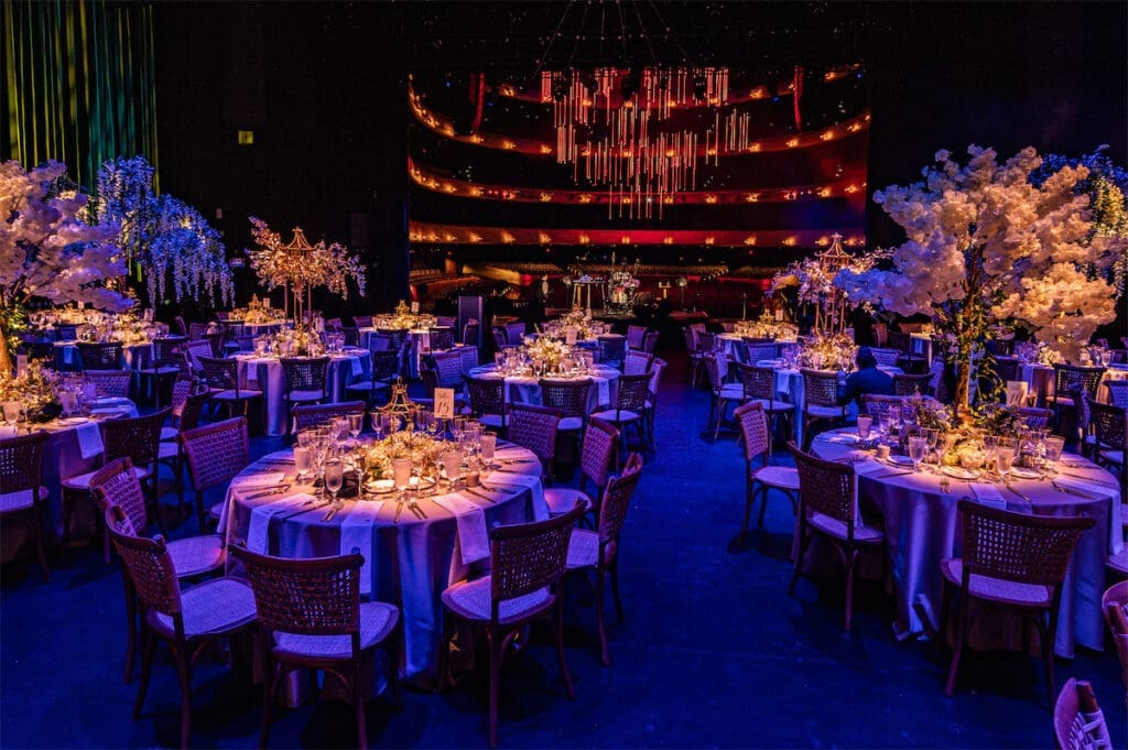 Dinner on the Shannon and Ted Skokos Stage in the Margaret McDermott Performance Hall (Photo by Can Turkyilmaz)