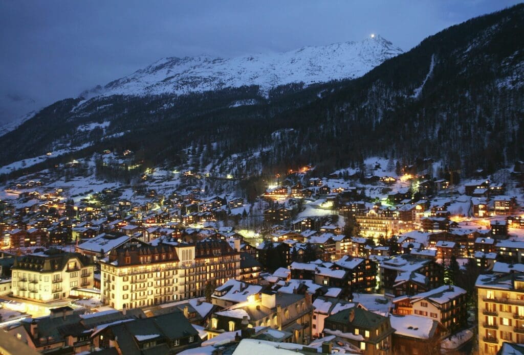 Known for being the highest ski resort in Europe, Zermatt is one of the alps’ most coveted places to visit for a winter jaunt. 
