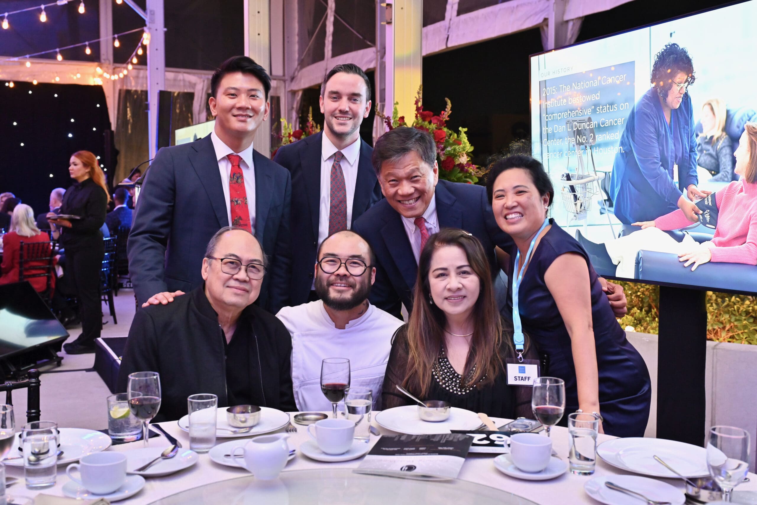 T- Kirby Liu, Chris McCarthy, Frank Liu, B- Reynaldo Qui, Chef Paul Qui, Elaine Qui (Photo by Alejandro Montoya)