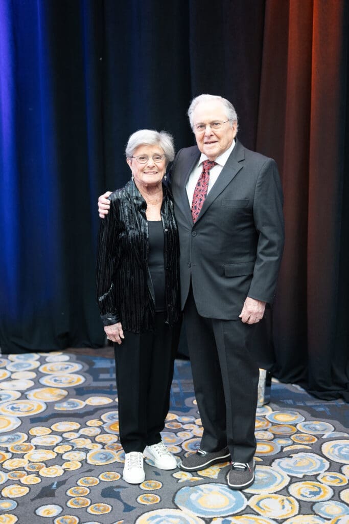  Barbara & Barry Lewis at the Seven Acres 'Next Step Gala' at the Hilton Americas-Houston (Photo by Daniel Ortiz)