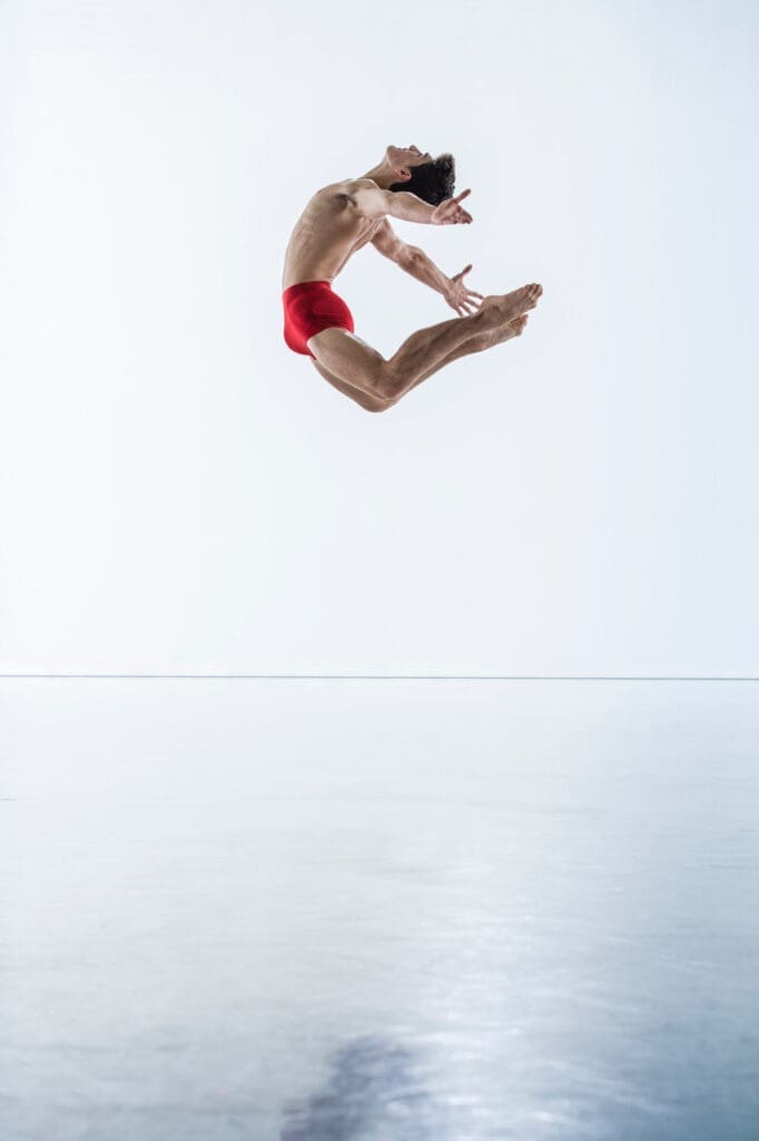 Fernando Martin-Gullans will perform in Ishida Dance's "keepsake."  (Photo by Johan Persson) 