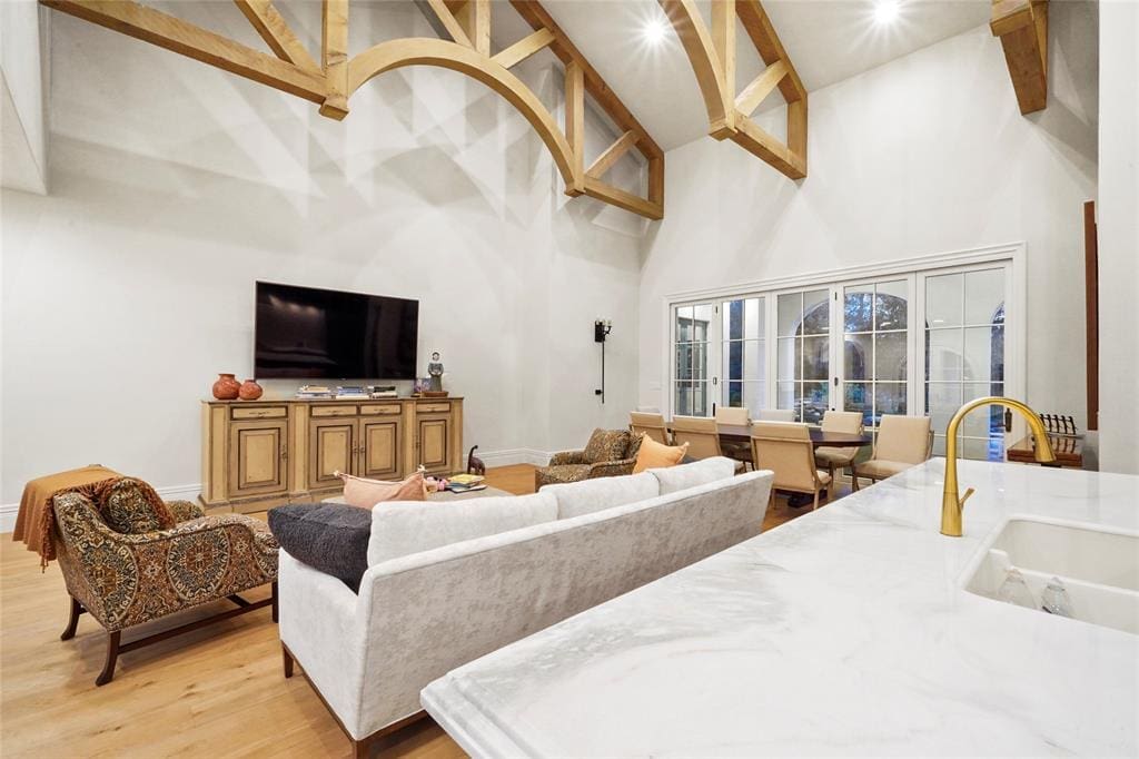 The interior has attractive wooden beams and cozy vibes all around. 