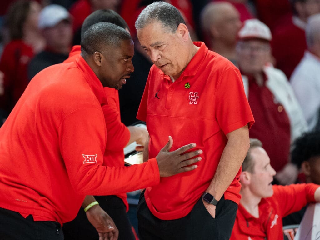 Kelvin Sampson’s Rising Star Assistant Coaches Stick With Him at Houston, Creating One of the Most Remarkable Stories In Sports