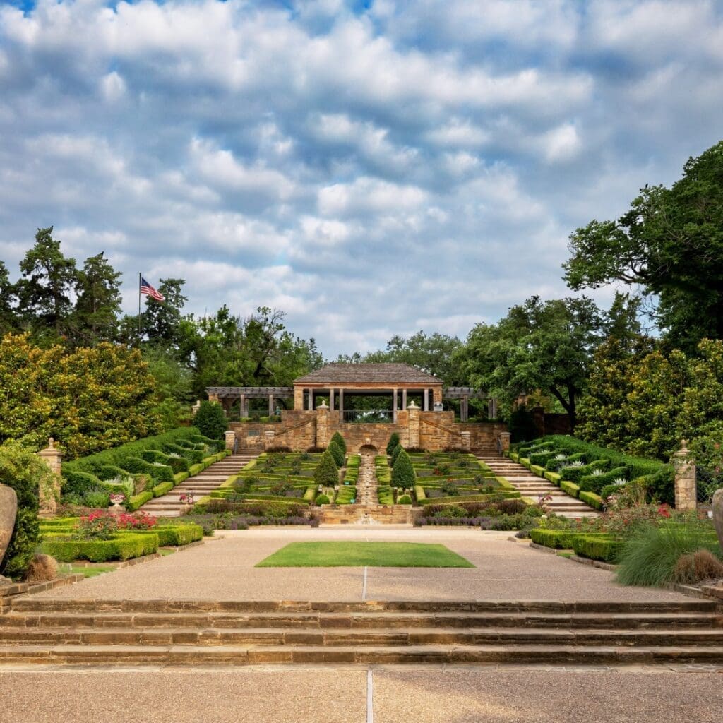 Fort Worth Botanic Garden will provide an amazing backdrop for this once in a lifetime total eclipse.