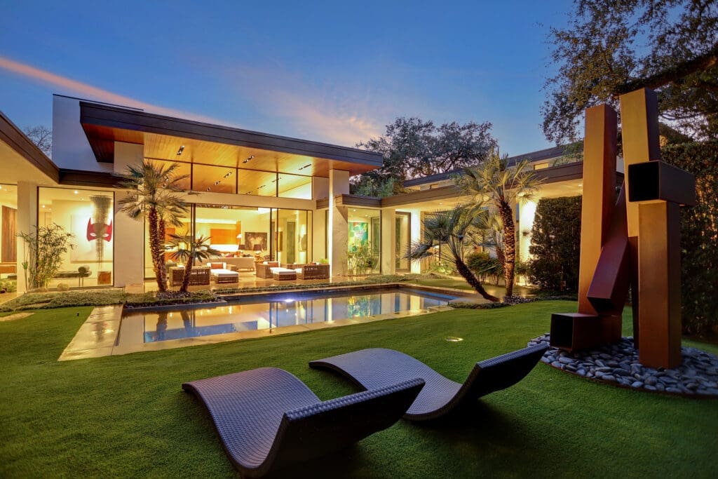 Houston’s Highland Village Glass Treehouse Home — 4011 Essex Lane Takes Indoor-Outdoor Living to a New Level