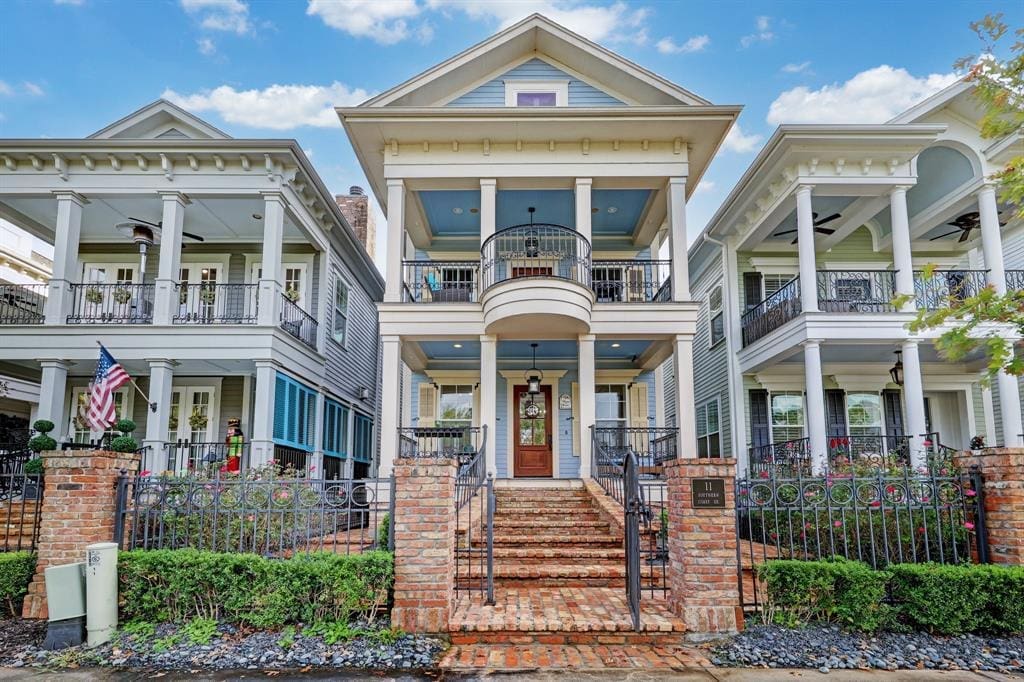 East Shore is a distinct neighborhood in The Woodlands. 11 Southern Coast Drive has intriguing, coastal-inspired architecture.