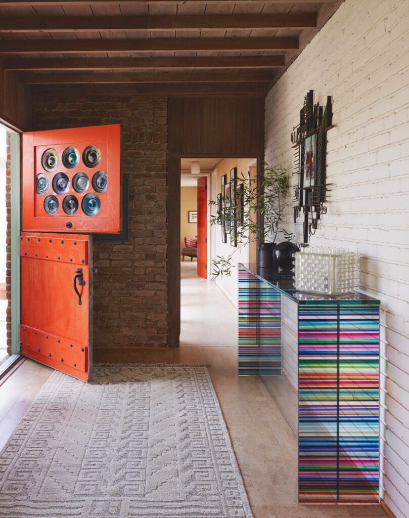 Casita, San Diego, from the book John Ike: 9 Houses / 9 Stories: An Architect and His Vision (Vendome). (Photo by Richard Powers with Anita Sarsidi)