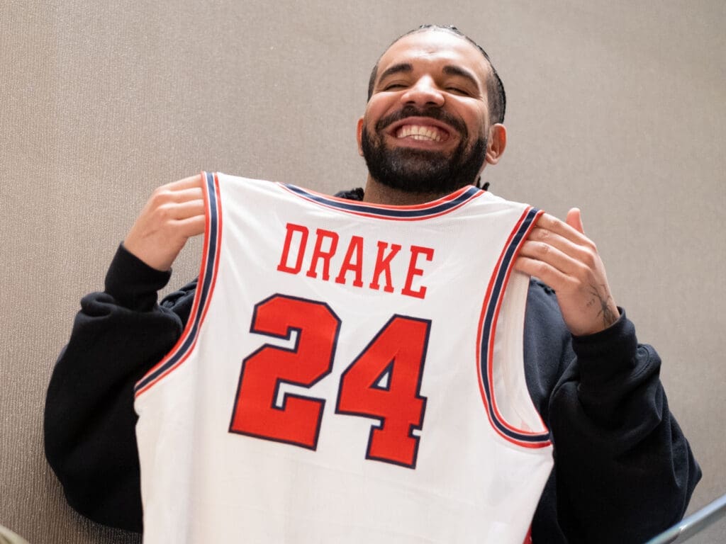 Drake Crashing UH Basketball’s Selection Sunday Party In Houston’s Billionaire Palace Is a Serious Flex — Kelvin Sampson’s Grind Warriors Can Out Cool You Too
