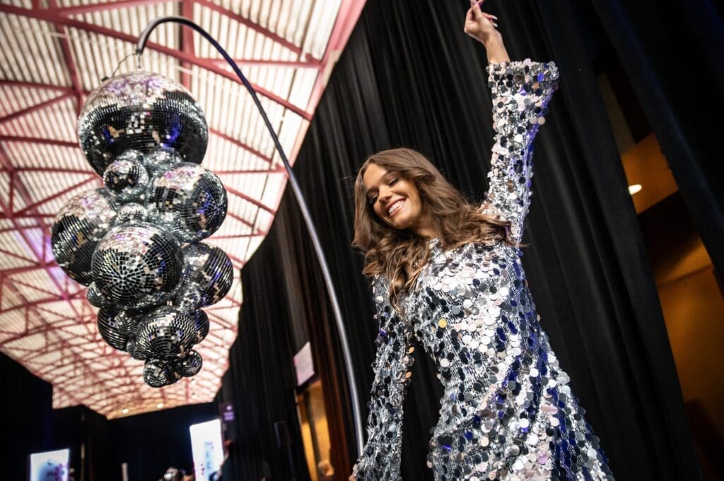 Welcome to the disco at the 70th annual Jewel Charity Ball. (Photo by Rachel DeLira)