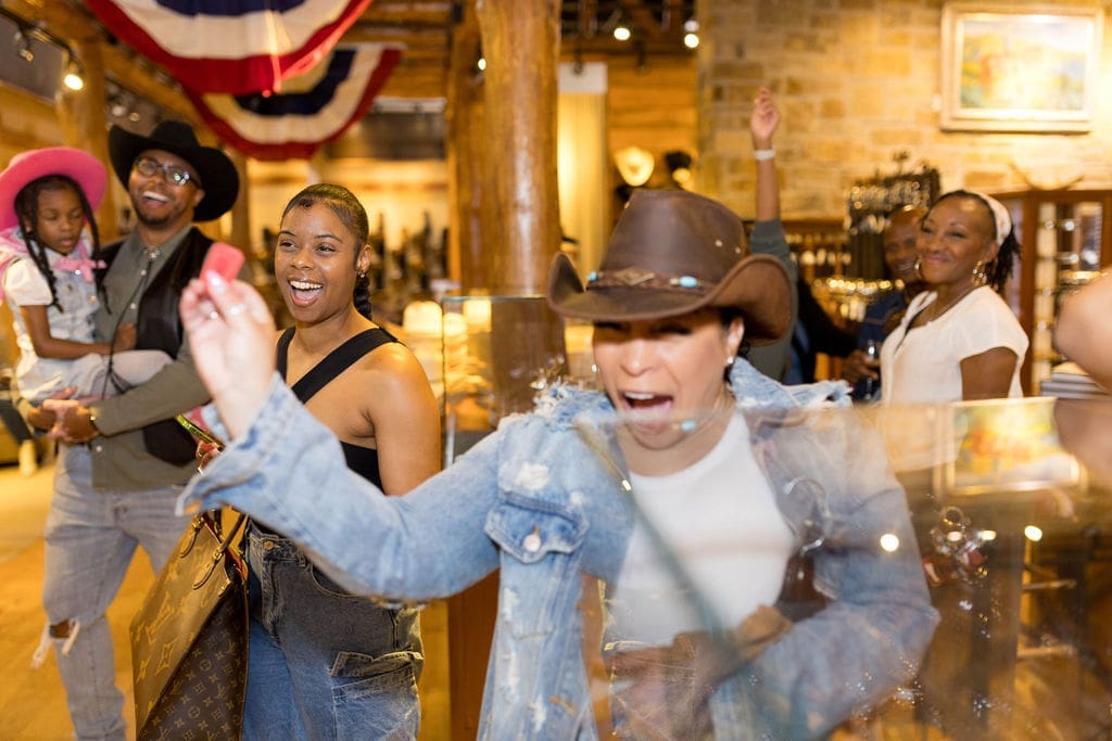 Raffle winner Renee Shilo at the Pinto Ranch celebration with LeToy Luckett. (Photo by Ivonne Perla Creative)