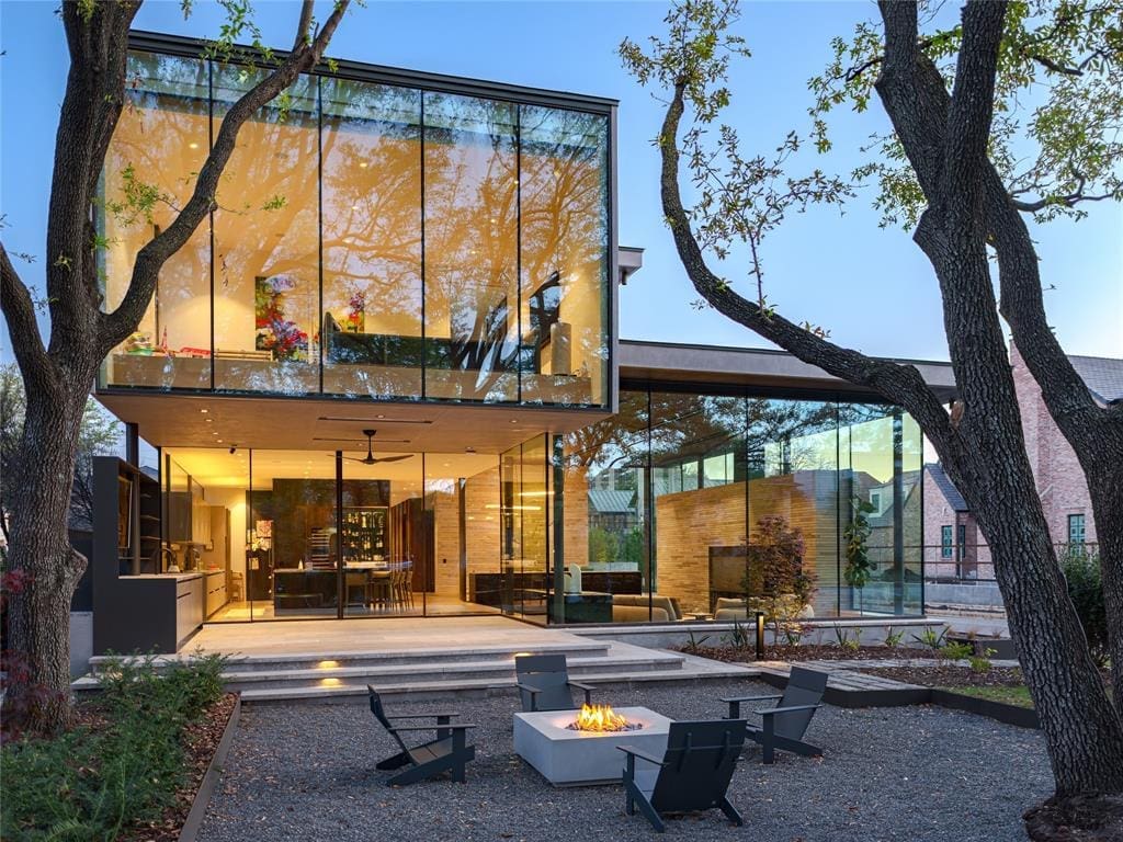 Dallas On the Market — A Glass House With a Yoga Room on Beverly Drive