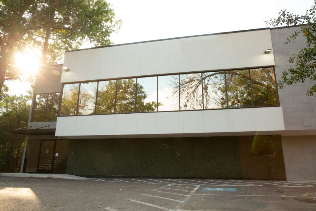 From its conveniently located, yet intimate, aesthetic office space to its own privately owned surgical center, you’ll feel a sense of vibrant excitement from the moment you walk in its door.