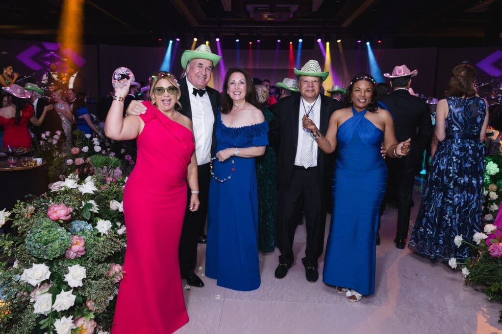 Leticia & Steve Trauber, Penny Loyd, Frank & Demetra Jones at the Memorial Hermann gala. (Photo by Johnny Than)