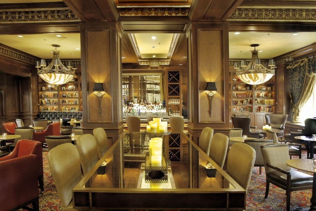 Rediscover Dallas’ Warwick Melrose — A Historic Oak Lawn Hotel With a Recent Refresh