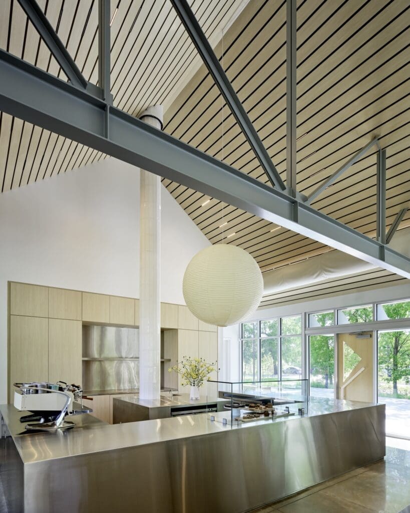 Designed by Schaum Architects, an award-winning local firm, with interior elements curated by Vibrant’s founder, the Memorial Park cafe's light-filled space reflects the natural aesthetic of its surroundings. (Photo by Leonid Furmansky)