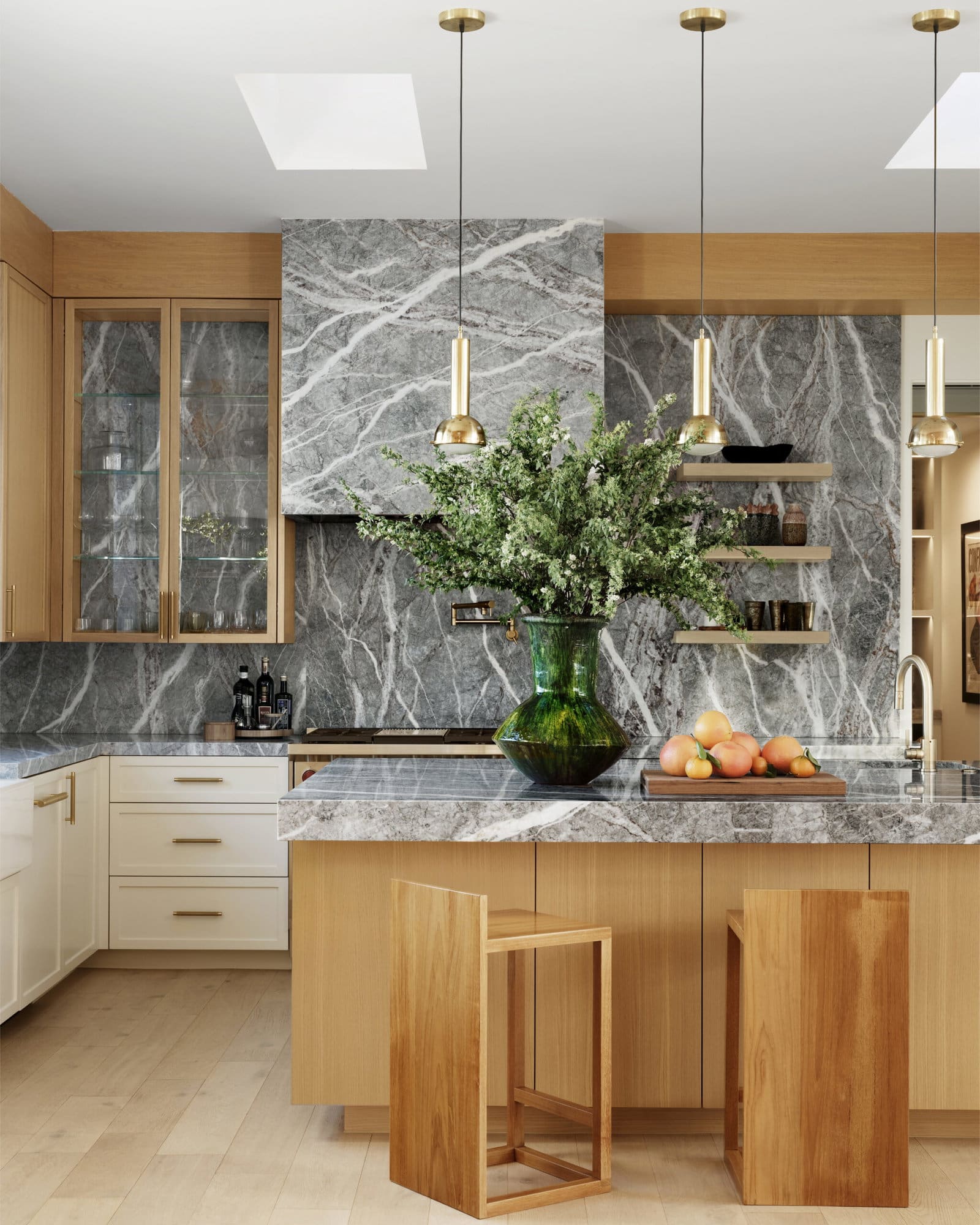 6 Dream Kitchens By Dallas Designers Meg Joannides and Kristine Paige ...