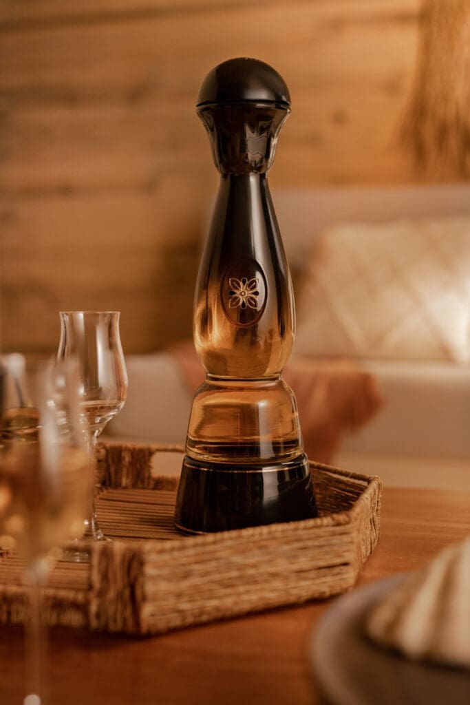 Clase Azul Tequila Gold combines Clase Azul Tequila Plata, a special reposado tequila matured in French oak casks and an extra añejo finished in sherry casks.
