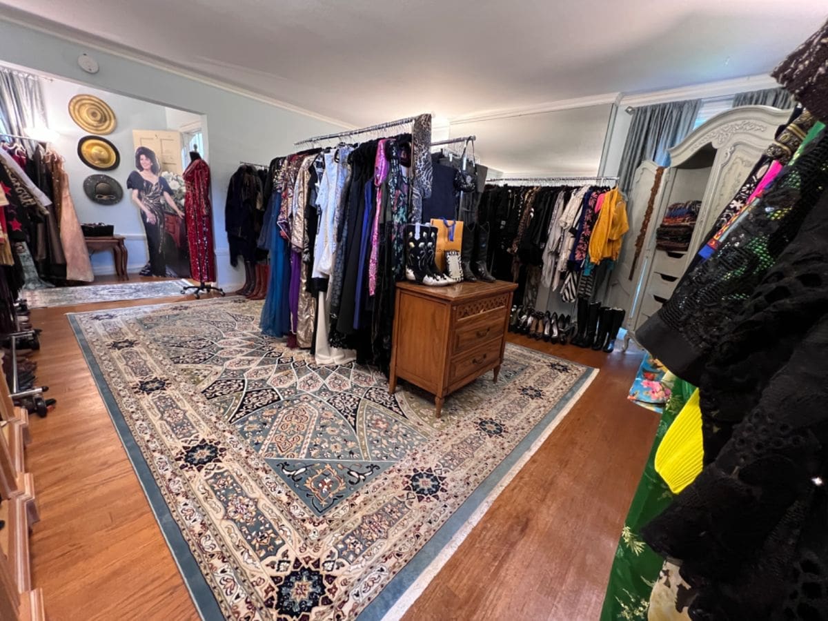 dallas estate sales marilyn hoffman memorial day 2024 – 15 (Photo by Dallas Estate Sellers)