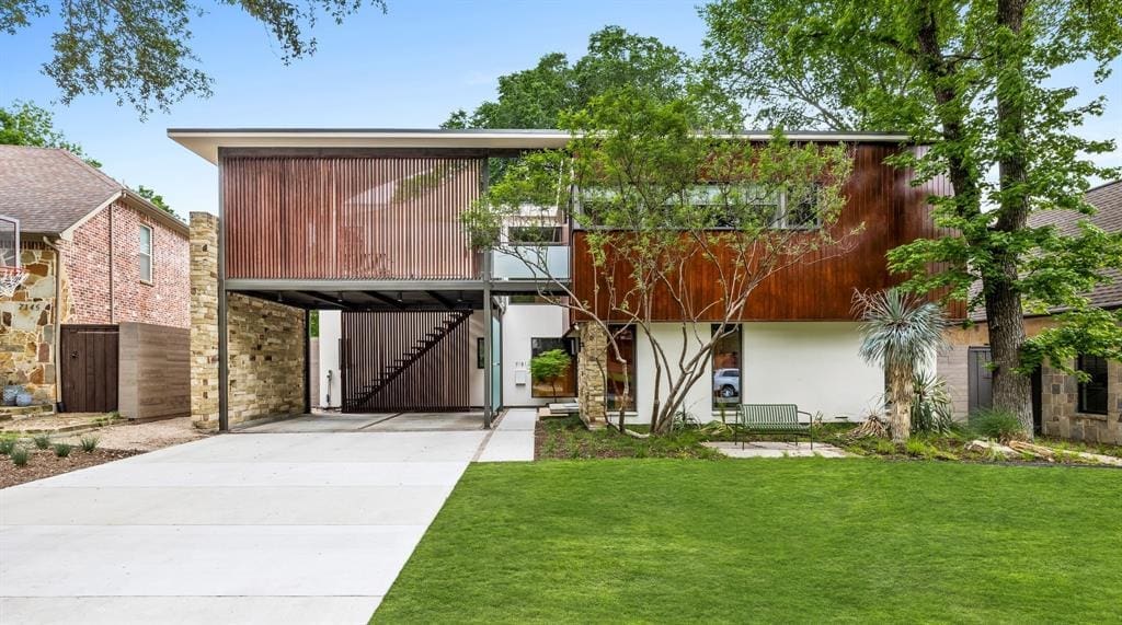 7151 Wildgrove Avenue was just listed for $2,450,000 in Dallas' Lakewood neighborhood. 