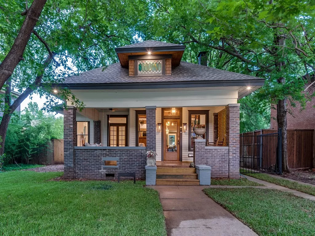 4610 Swiss Avenue stands as a beautiful example of the Craftsman bungalows that have populated the storied Dallas neighborhood since the early 1900s. 