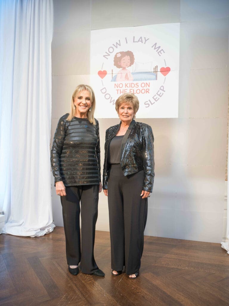 Chairs Francie Willis and Bernie Falco at the Houston Furniture Bank dinner (Photo by Daniel Ortiz)