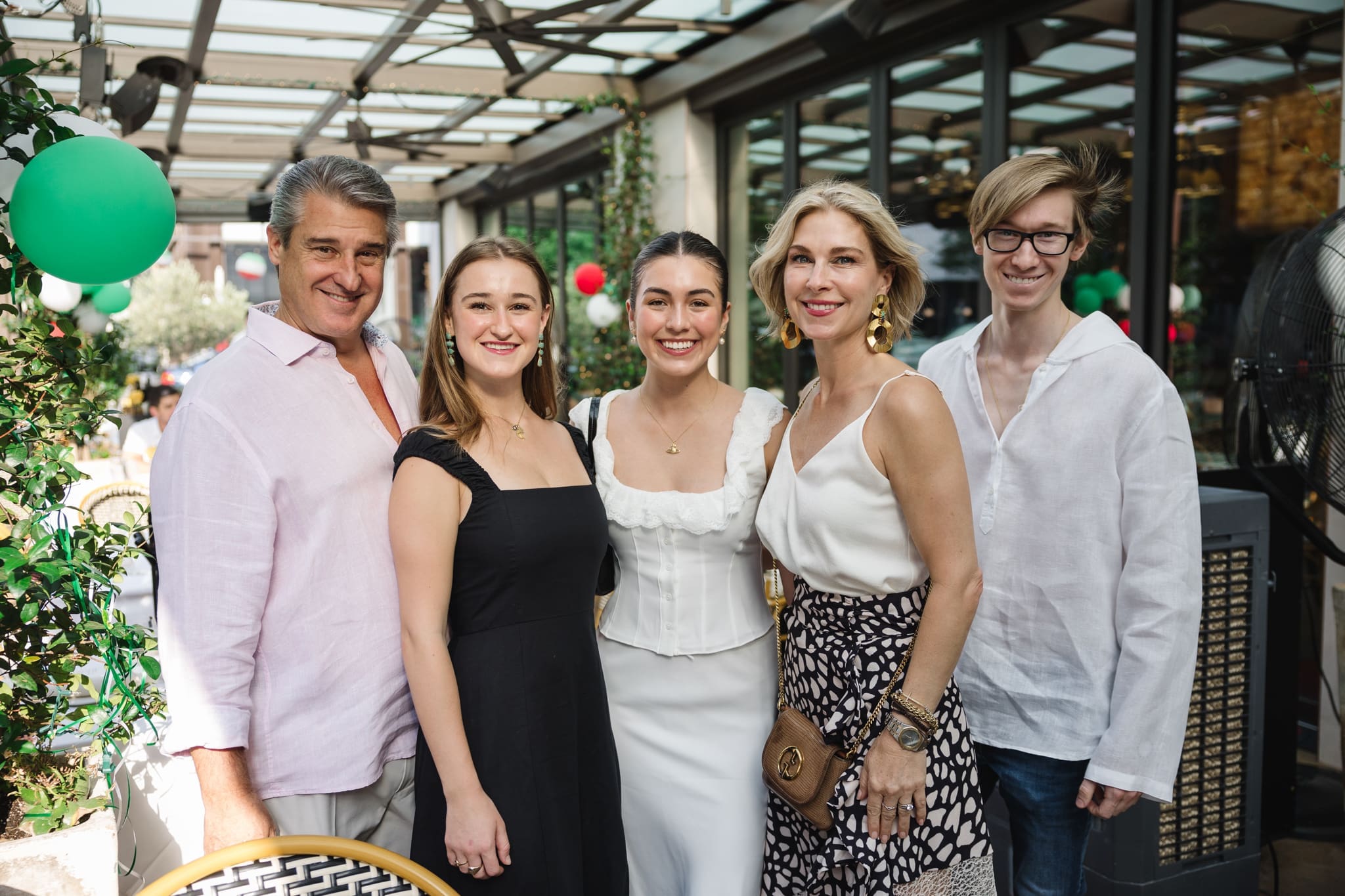 Manolo Muñoz, and Kacey Muñoz with Muñoz family(Johnny Than)-17 (Photo by Johnny Than )