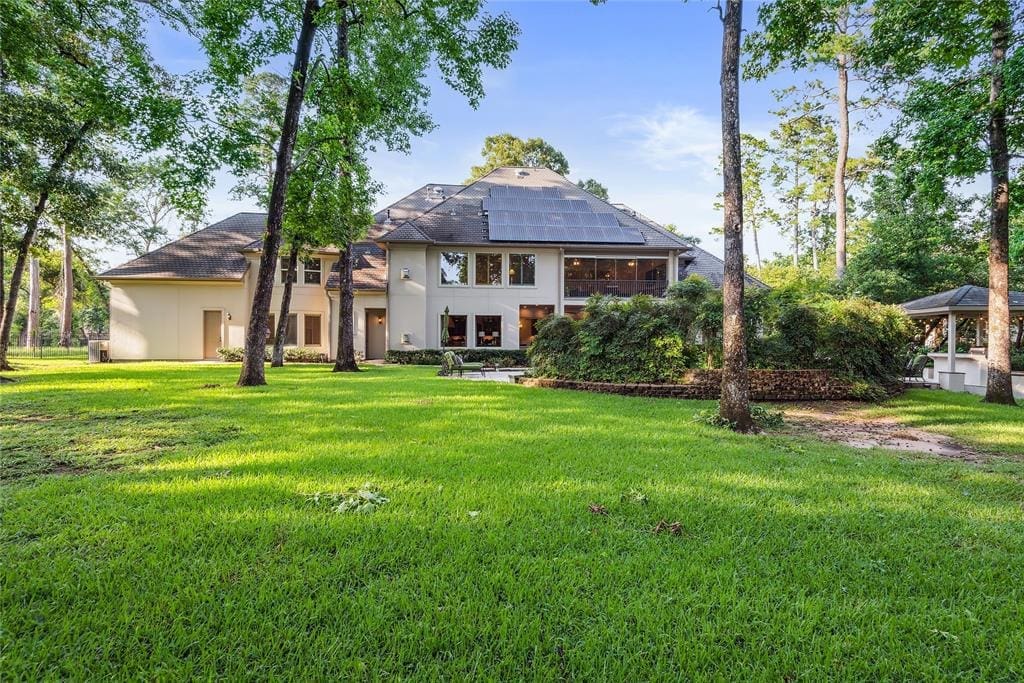 This Grogan's Point mansoon is committed to maximum energy efficiency and comes with solar panels and EV car chargers. 