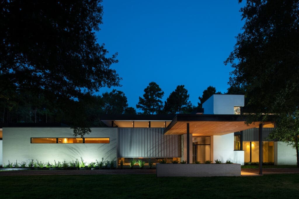 StudioMET strives to redefine what it means to be modern and strongly believe that architecture should speak of its time and place, while longing for timelessness.