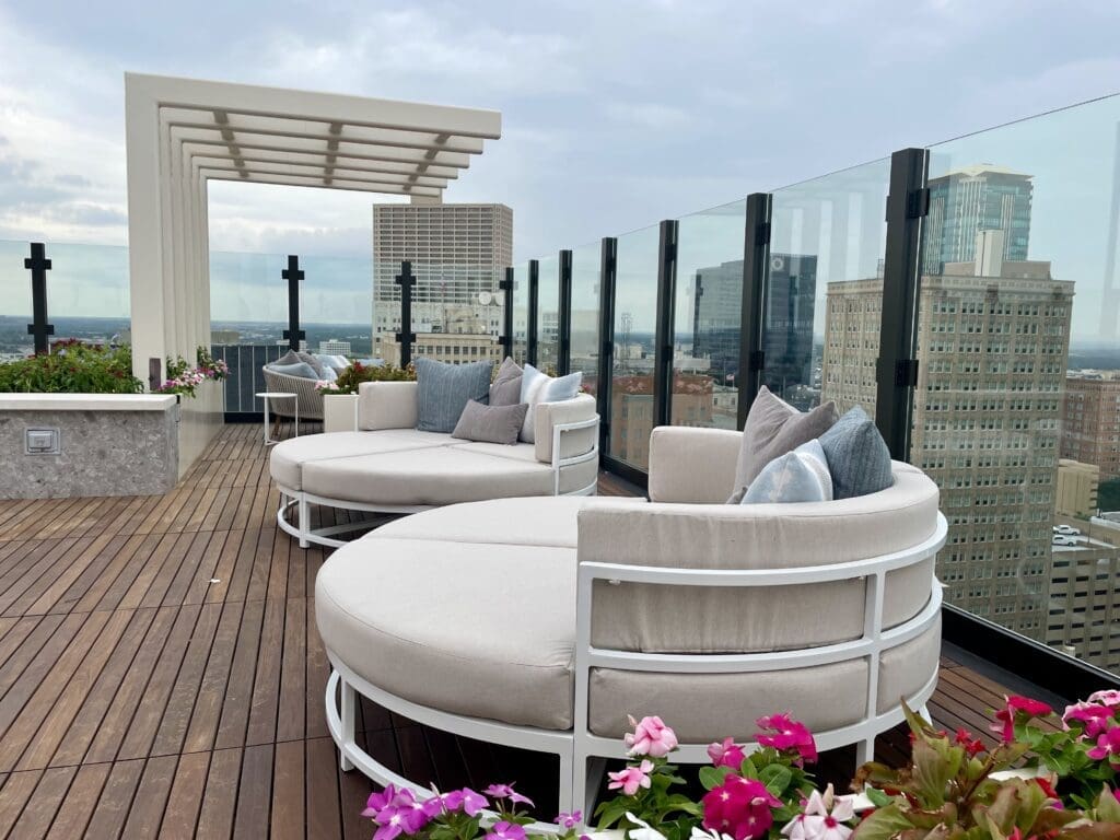 Pergolas and glass railings amp up the expansive view of Fort Worth's skyline. (Photo by Courtney Dabney)